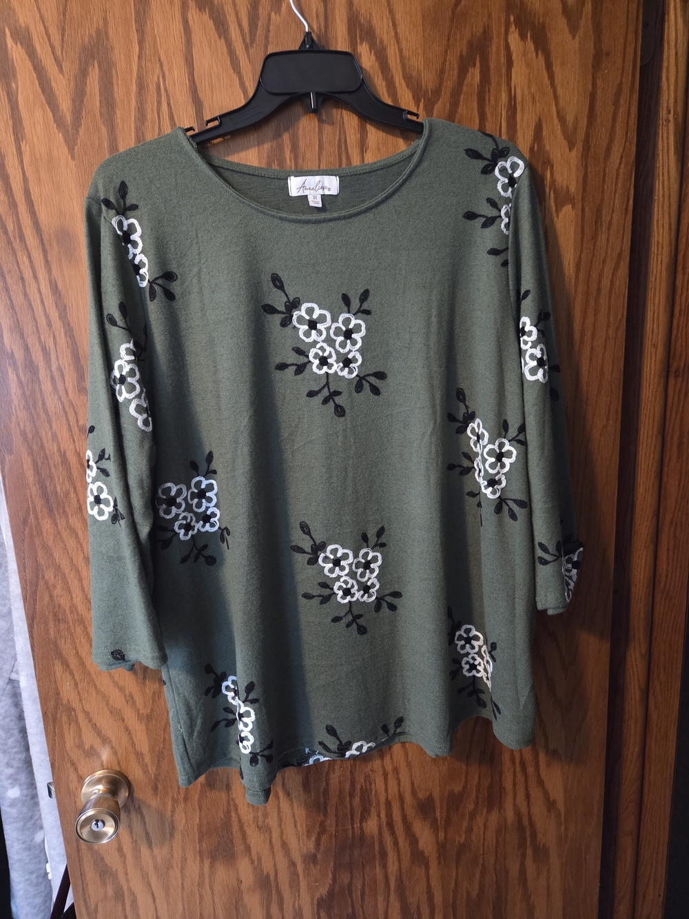 Avenue Olive Green Floral Embroidered Tunic